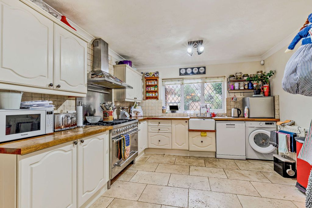 Property photo 3 of 23