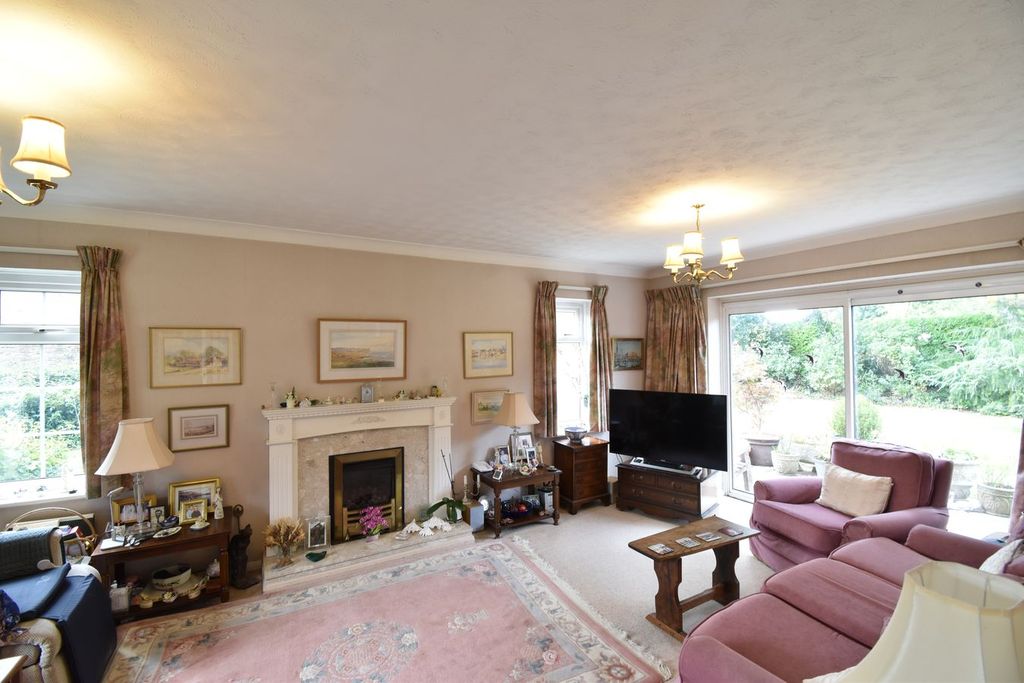 Property photo 2 of 18