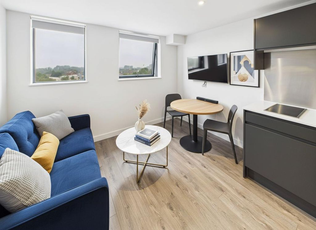 Property photo 2 of 18 Cam04720G0-Pr0096-Still001-001.Jpg