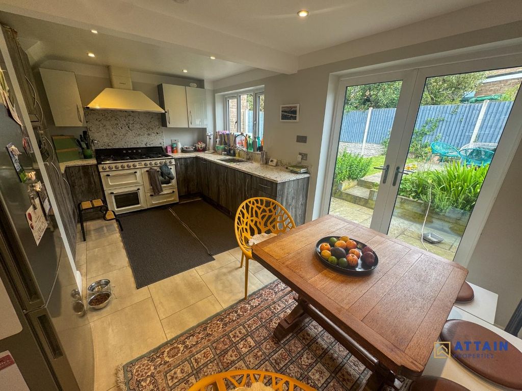 Property photo 2 of 10 Kitchen Diner.Jpg