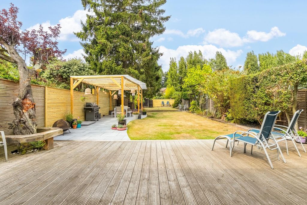 Property photo 2 of 42 Churchfields 15-6.Jpg