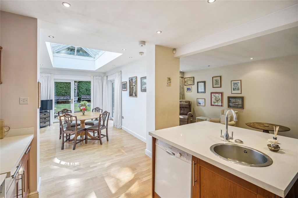 Property photo 3 of 22 Kitchen/Dining Room