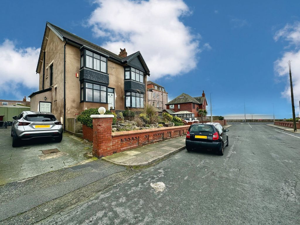 Property photo 1 of 34
