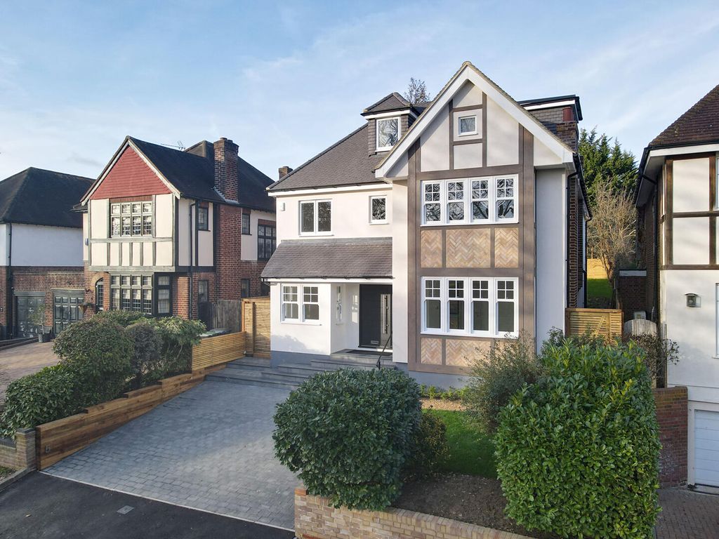 Property photo 2 of 25