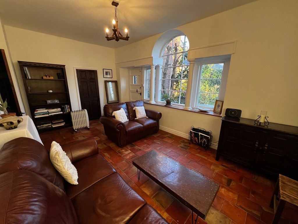 Property photo 2 of 11 Living Room