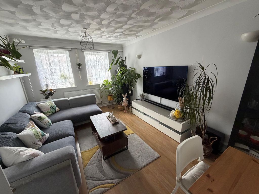 Property photo 1 of 9 Images