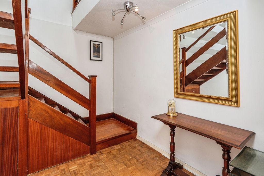 Property photo 2 of 17 Photo