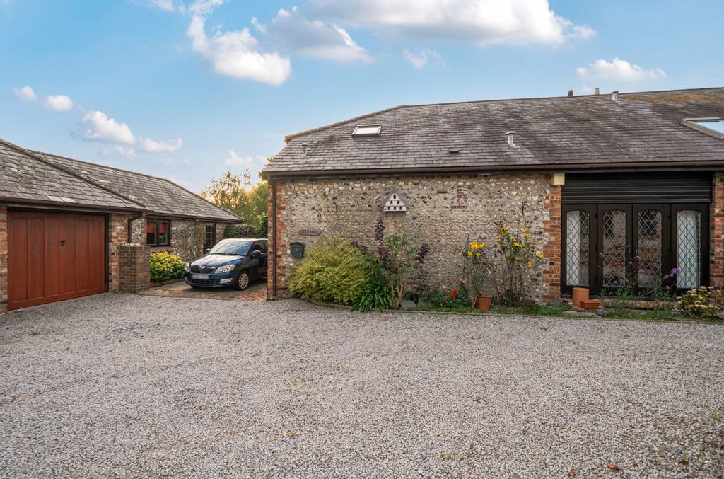 Property photo 1 of 17 1530361-1-1A11c92...