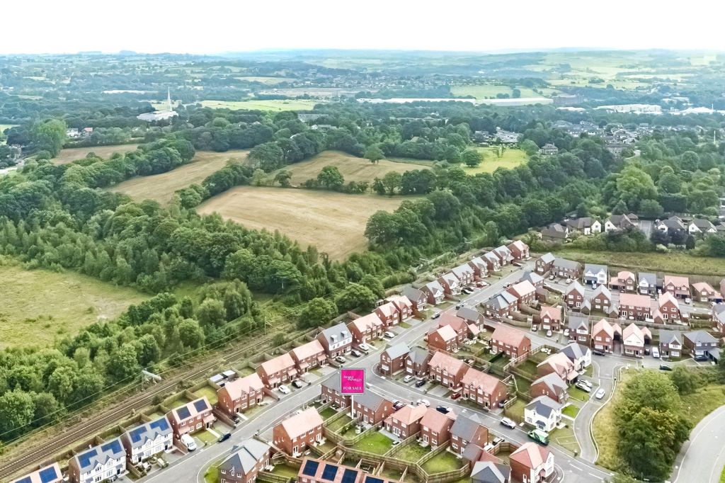 Property photo 2 of 36