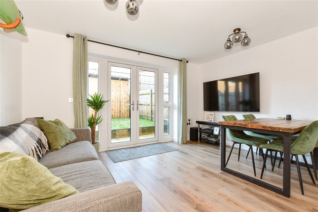 Property photo 3 of 10 Lounge/ Dining Room