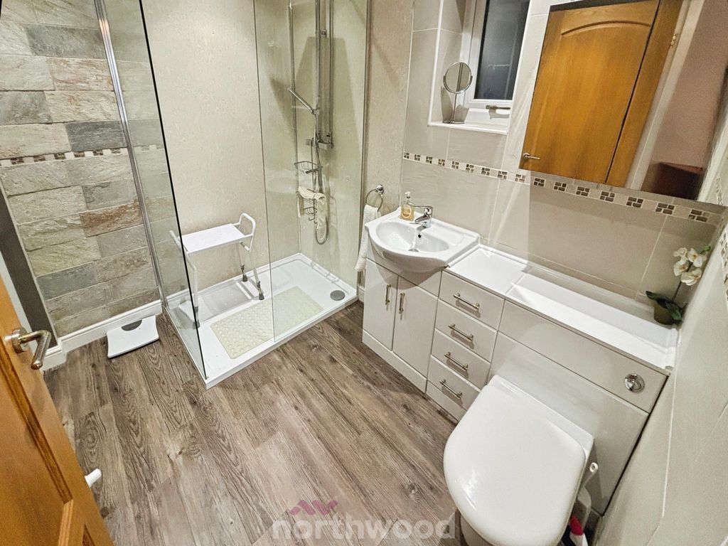 Property photo 3 of 37