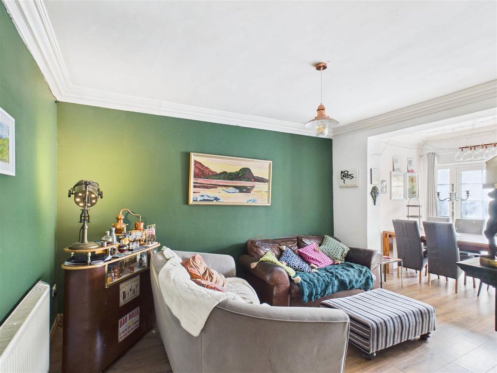 Property photo 3 of 19 545201c0c17d498Eaefcf4Ec35Bc68De_100_Cam05207G0-Pr