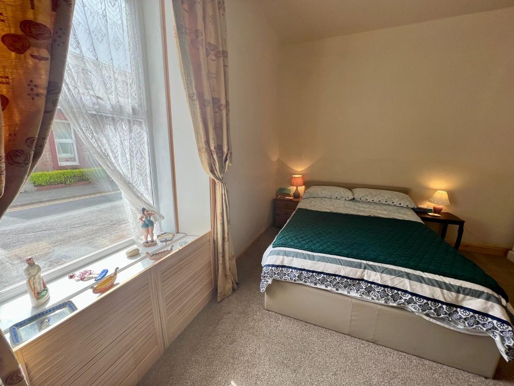 Property photo 3 of 18 Bedroom