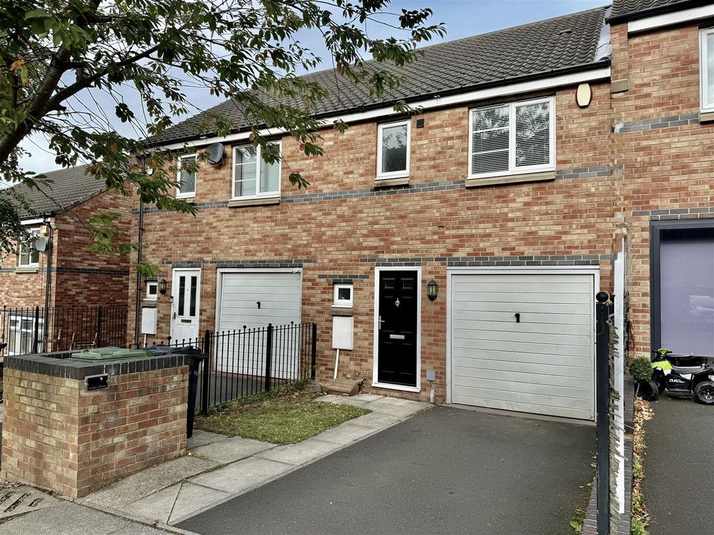 Property photo 1 of 15 External