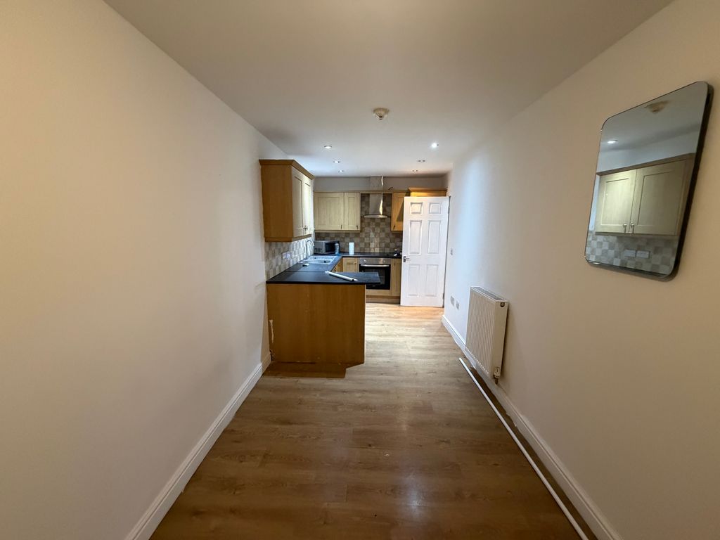 Property photo 3 of 6 Dining/Kitchen