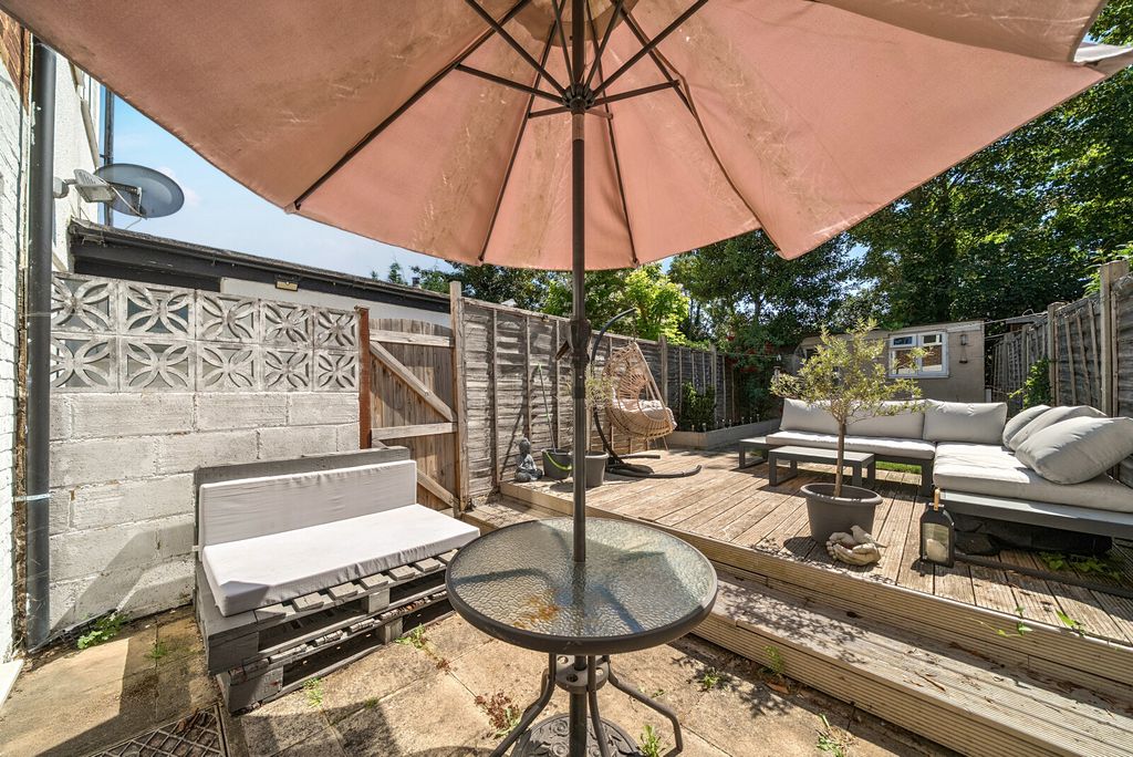 Property photo 3 of 24 1-6A4256037Cbcf-1...