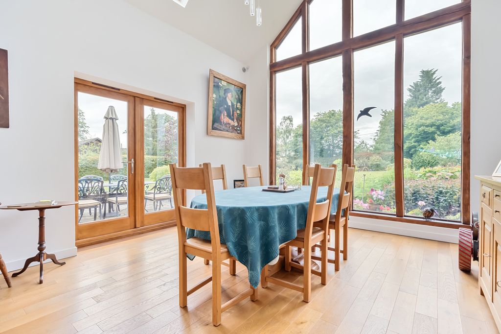 Property photo 3 of 28