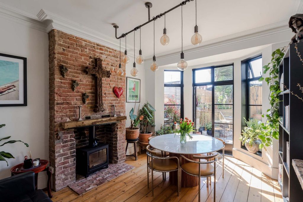 Property photo 1 of 35