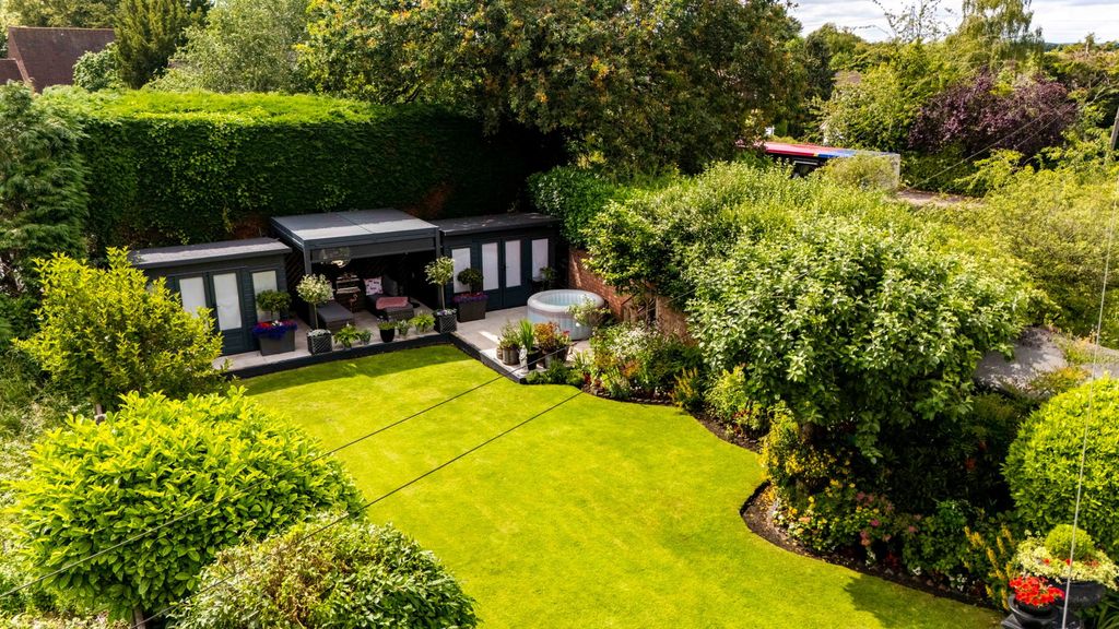 Property photo 3 of 35