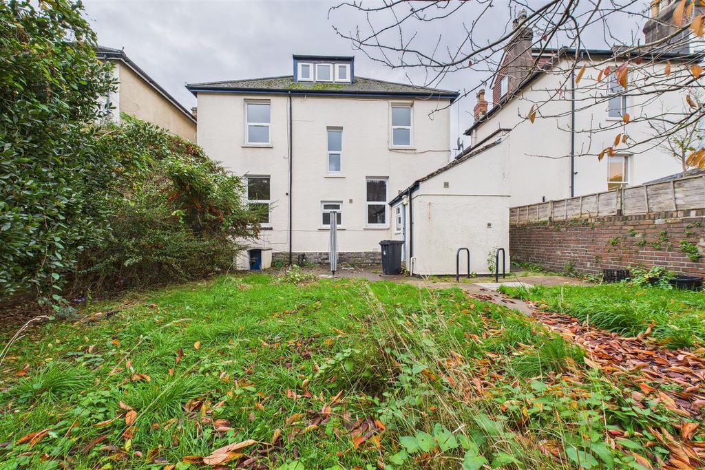Property photo 3 of 45 10, Cranbrook Road Bristol, Bs6 7Bn | Hollis Morga