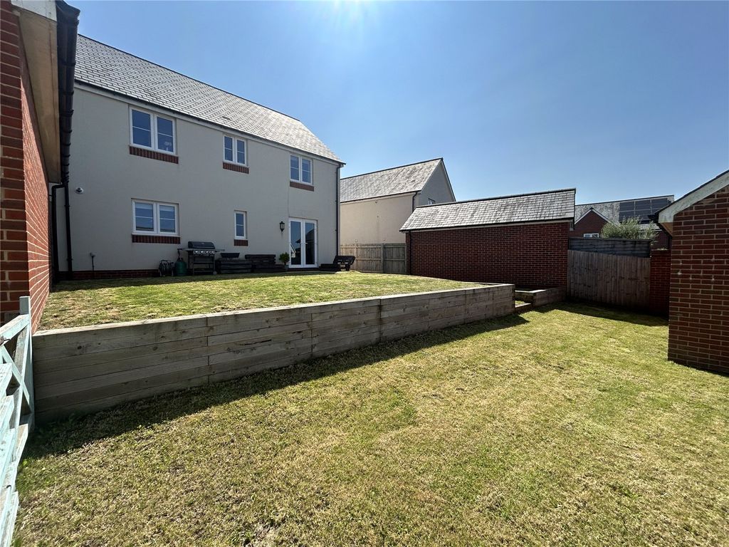 Property photo 3 of 14 Garden