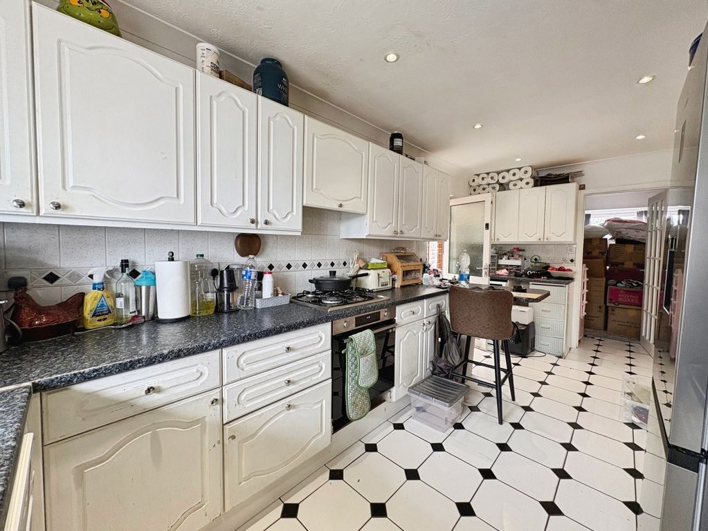 Property photo 3 of 16 Pbox-Img.Jpg