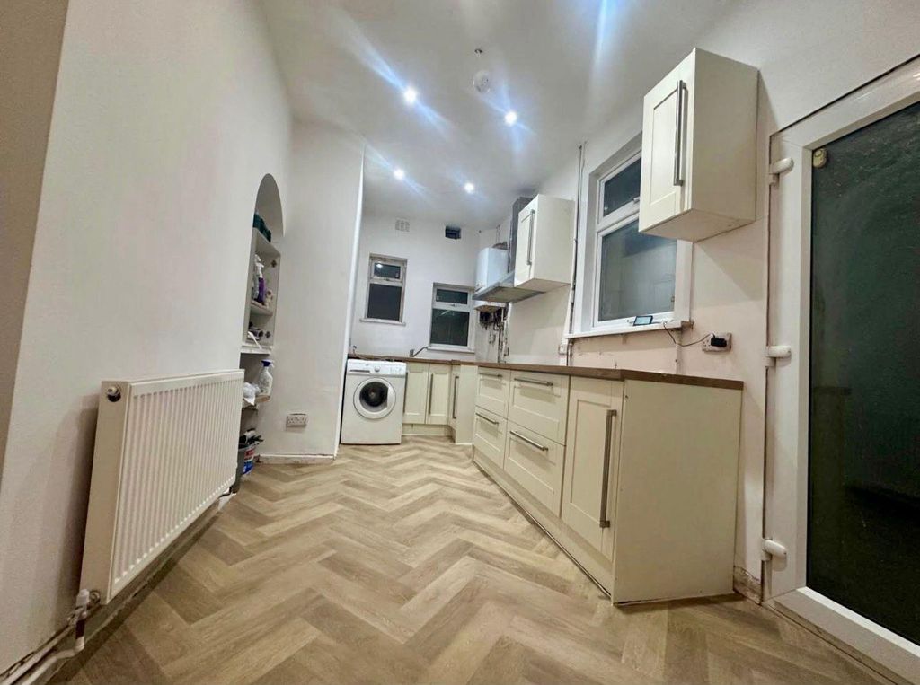 Property photo 1 of 12 Whatsapp Image 2025-11-27 At 11.00.01 (3).Jpeg