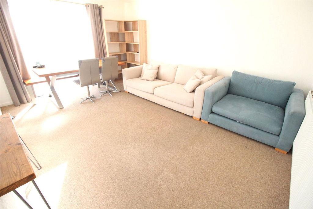 Property photo 2 of 6 Picture No. 12