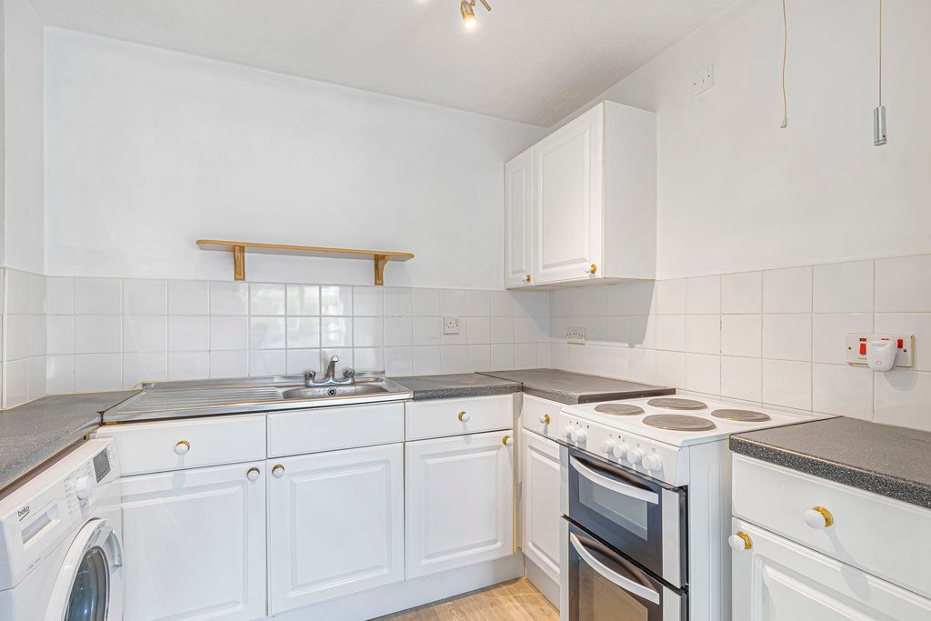 Property photo 3 of 15 Kitchen