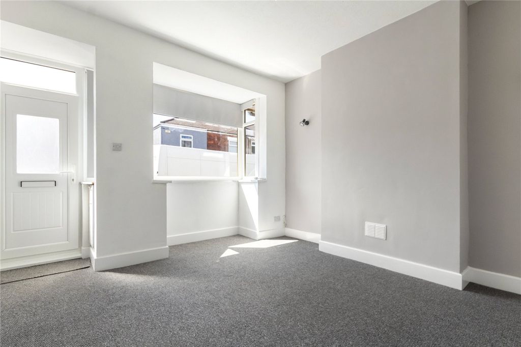 Property photo 3 of 9 Picture No. 04