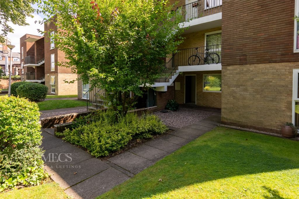 Property photo 1 of 8 1785610