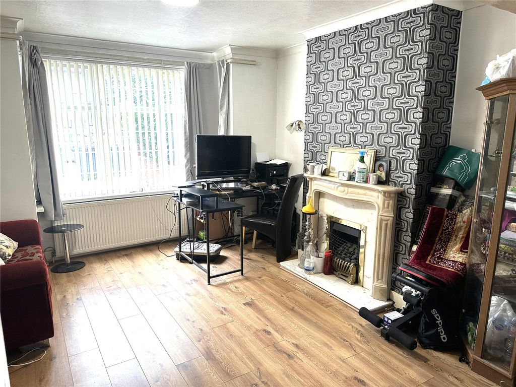 Property photo 3 of 17 Picture No. 18