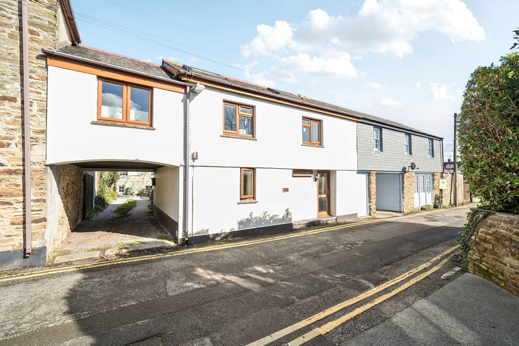 Property photo 2 of 12 Photo 2