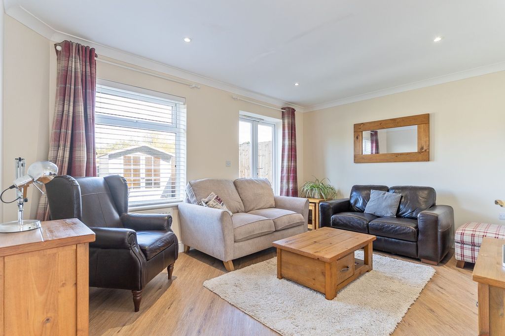 Property photo 3 of 24