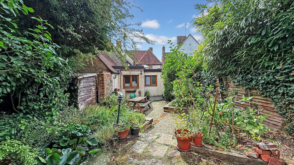 Property photo 3 of 5 Garden