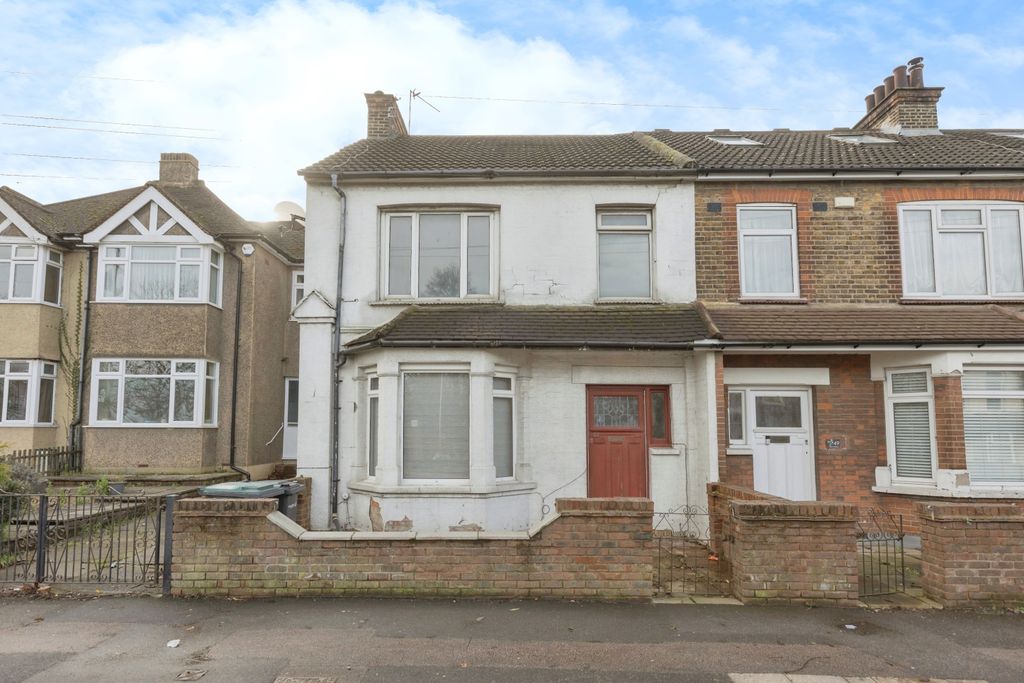 Property photo 1 of 16 Front