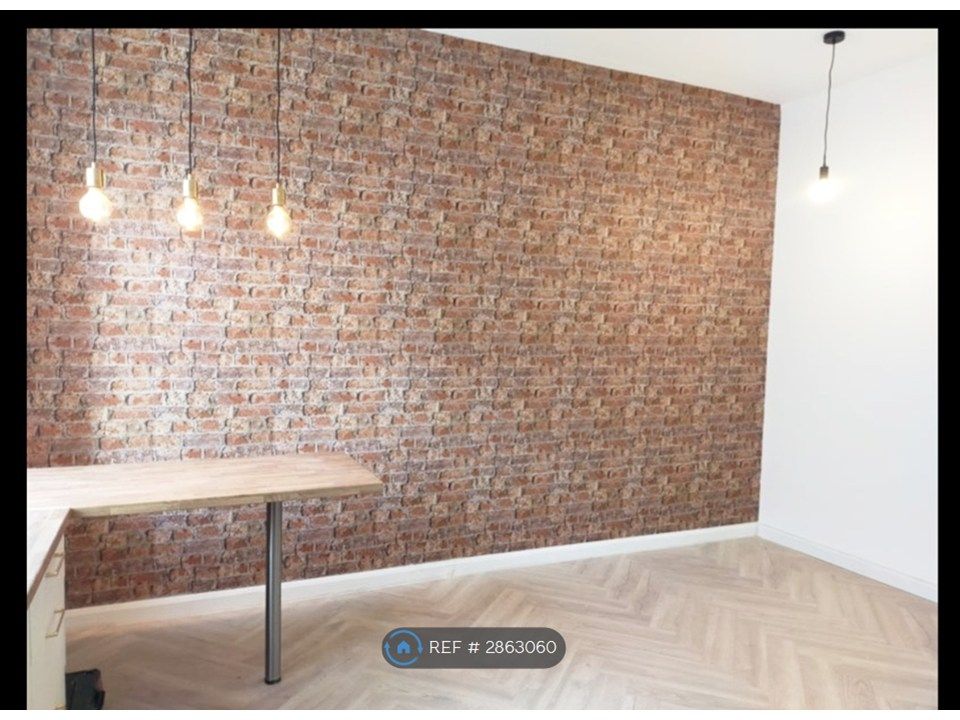 Property photo 2 of 6 Kitchen/Dining Room