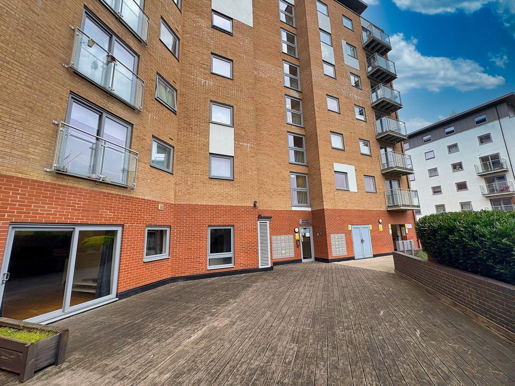 Property photo 1 of 12