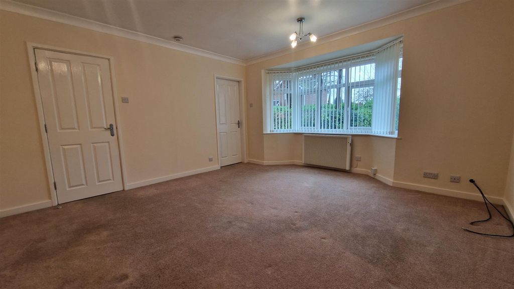 Property photo 2 of 9 Lounge