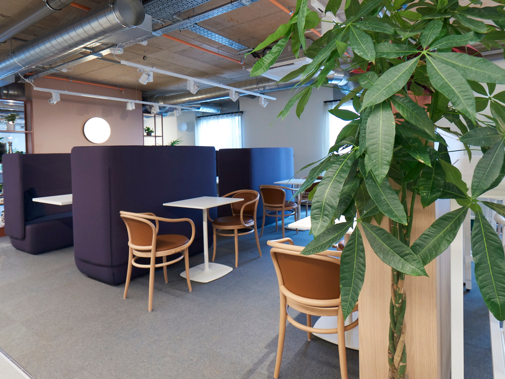Property photo 2 of 15 Co-Working Area