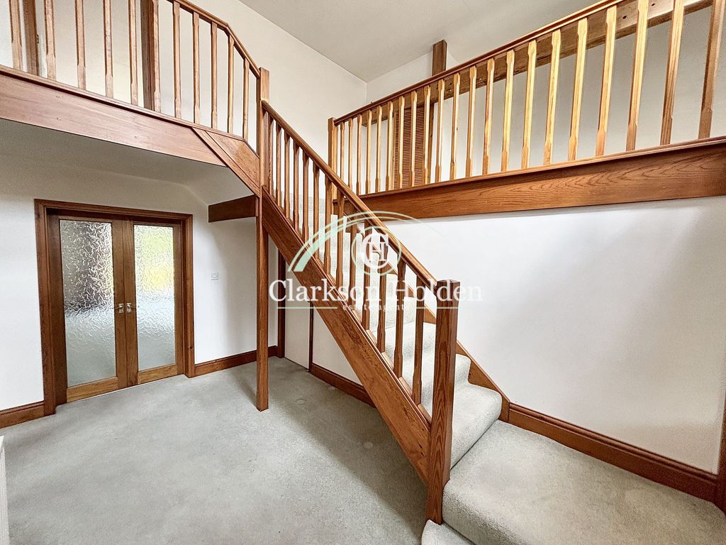 Property photo 2 of 51