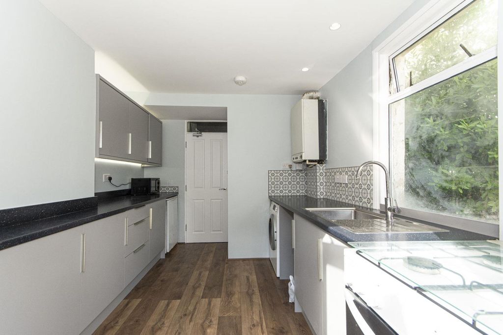 Property photo 3 of 9 Mitcham Road 2024 (7).Jpg