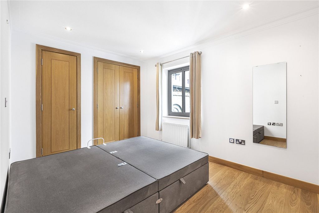 Property photo 3 of 19 Bedroom