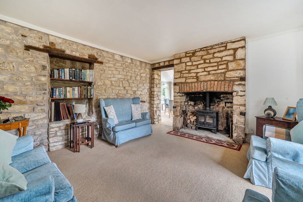 Property photo 3 of 19