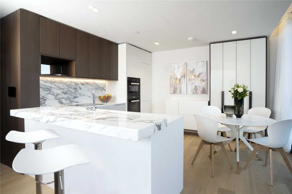 Property photo 2 of 8 Kitchen/Living