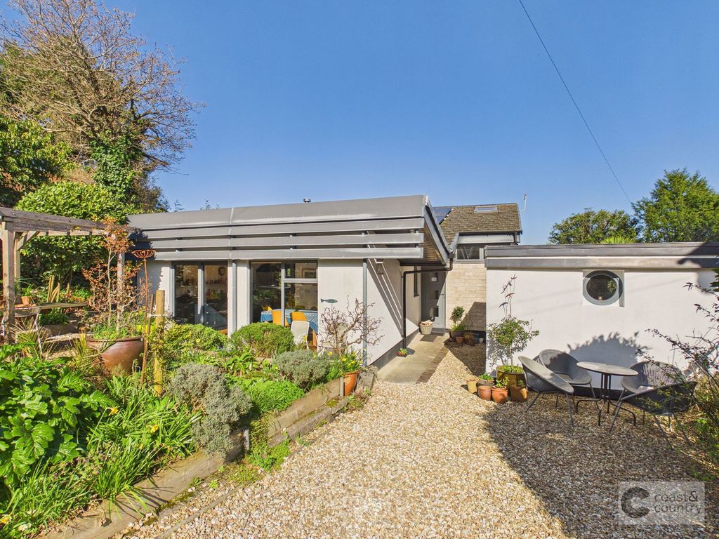 Property photo 1 of 42