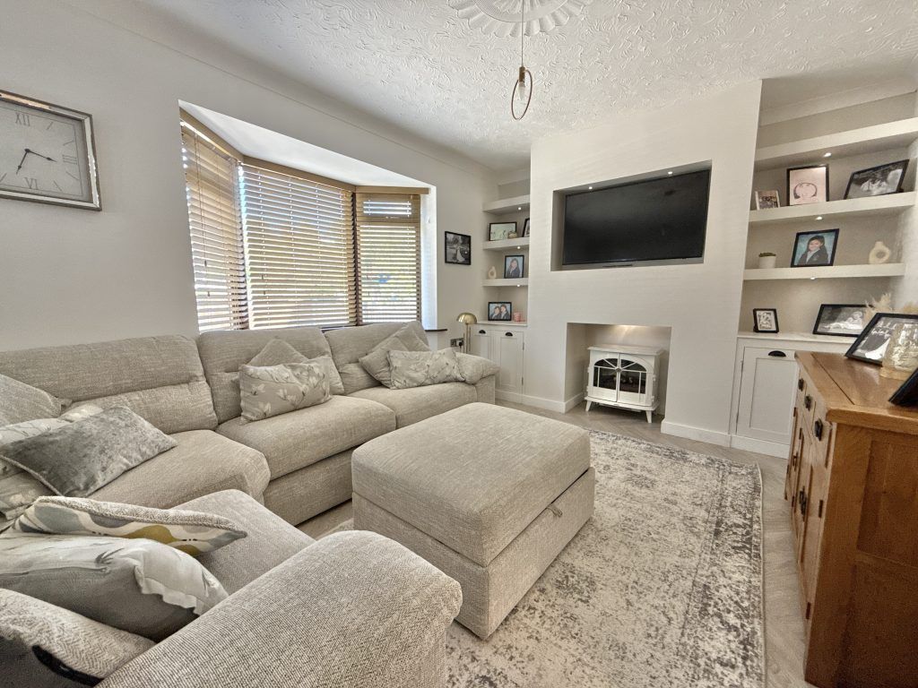 Property photo 2 of 35