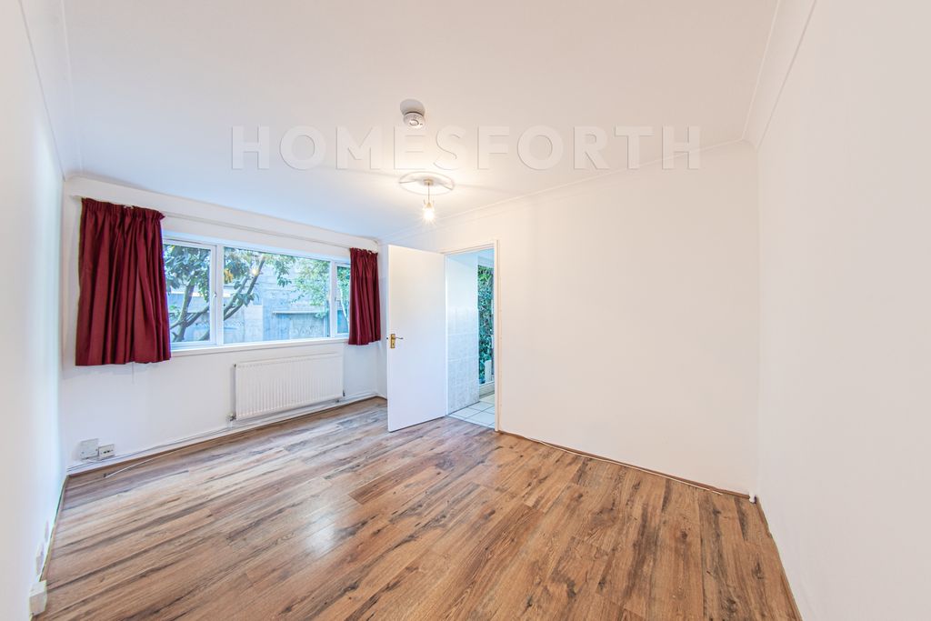 Property photo 3 of 10 Photo 3