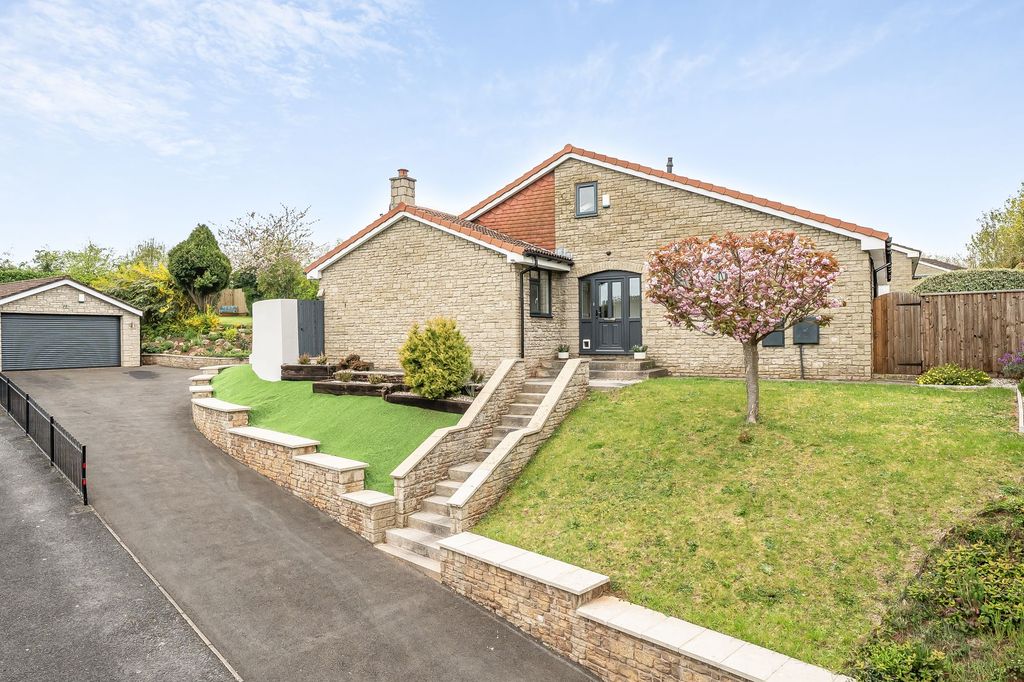 Property photo 1 of 26