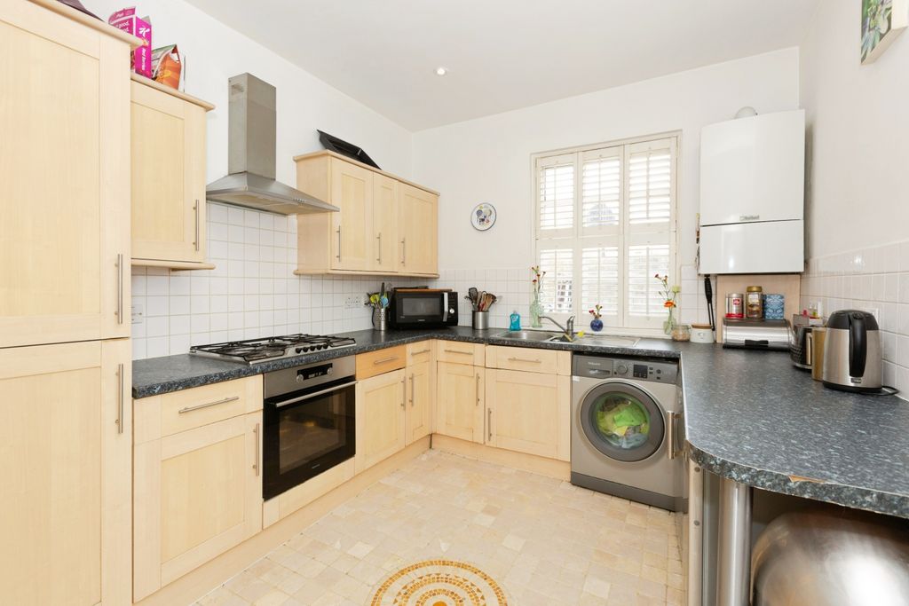Property photo 3 of 15 Kitchen